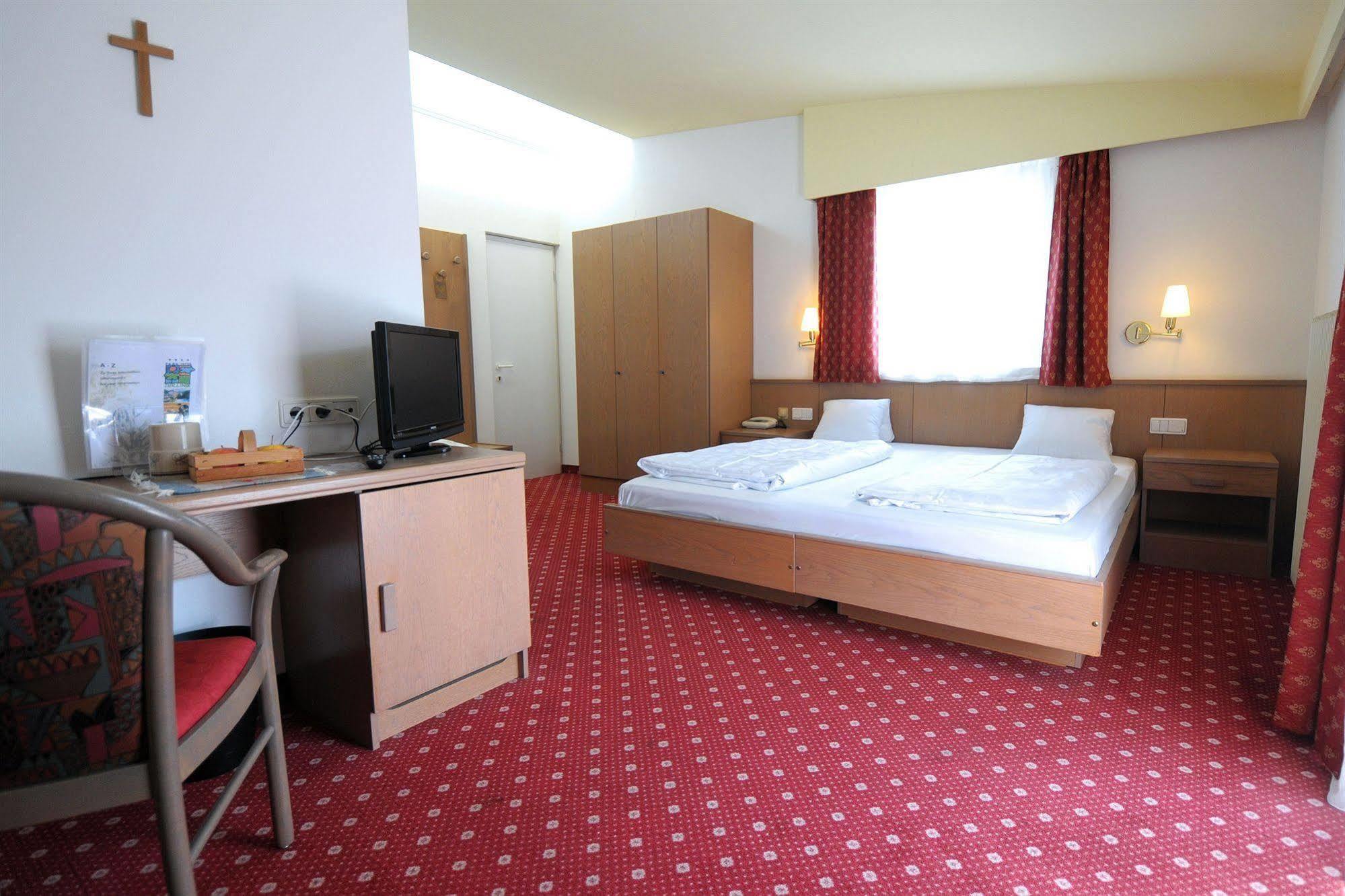 Parkhotel Zur Linde 4* Schlanders